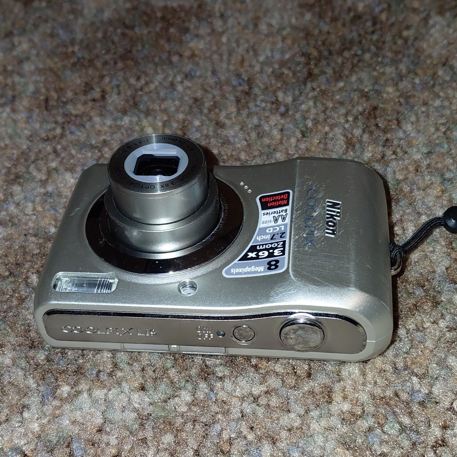 Nikon COOLPIX L19 8MP Compact Camera 3.6x Zoom 2.7in LCD Silver
