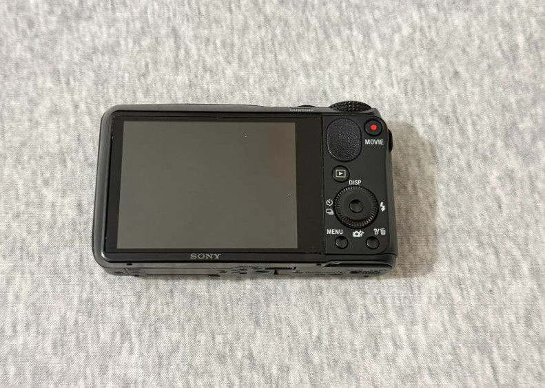 Sony Cyber-shot DSC-HX30/ HX30v 18Mp Digital Camera 18.2MP 20x Optical Zoom