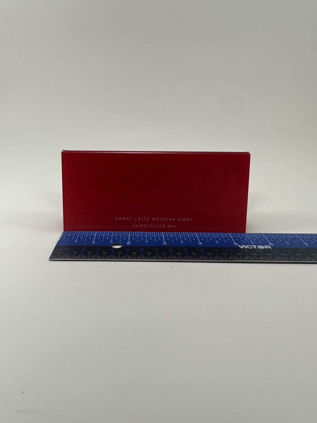 Leica Ernst Leitz Wetzlar Red Acrylic Dealer Display Stand Aufsteller 544