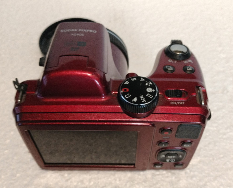 Kodak PIXPRO AZ405 Red Digital Camera 20MP 40X Zoom 32G SD card & micro usb cabl
