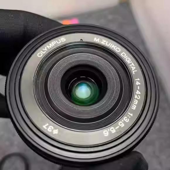 M.Zuiko 14-42mm f/3.5-5.6 EZ Lens For Olympus Panasonic M4/3-Mount Camera