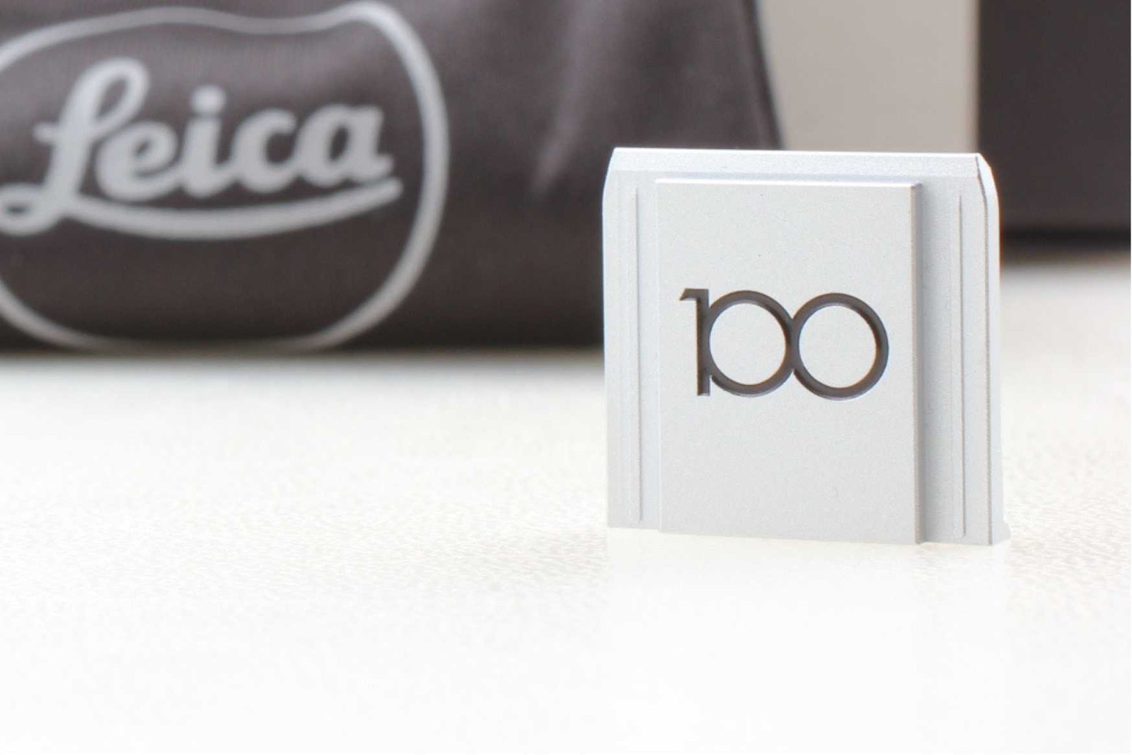 [Unused] Leica Hot Shoe Cover 100 YEARS OF LEICA for M w/Box Chrome From JAPAN