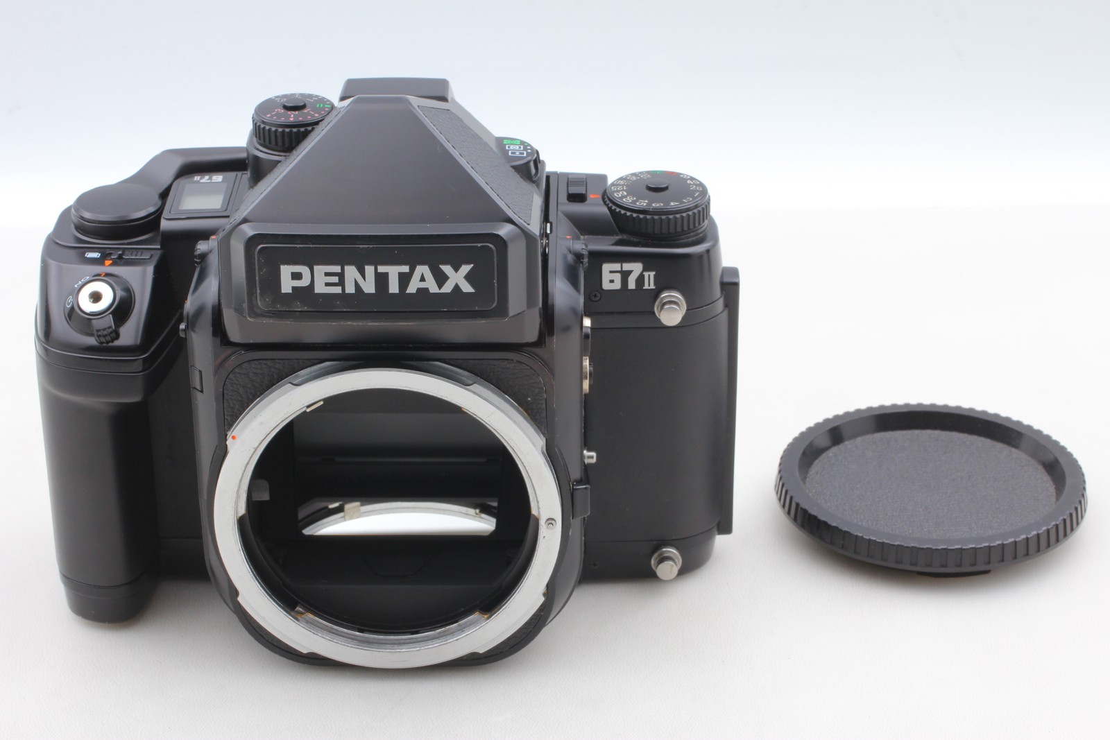 [N MINT] PENTAX 67II Medium Format Film Camera Body + AE Prism Finder From JAPAN