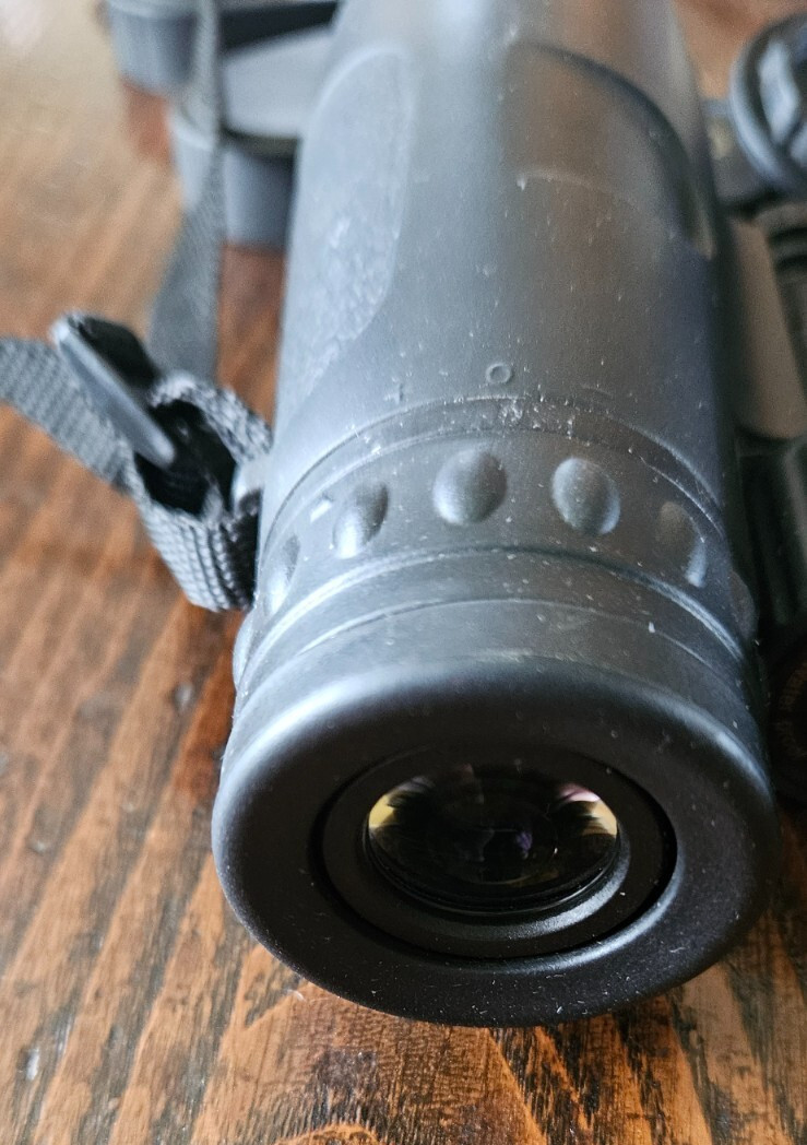 Duck’s Unlimited 10×42 Waterproof /Nitrogen Filled Roof Prism System Binoculars