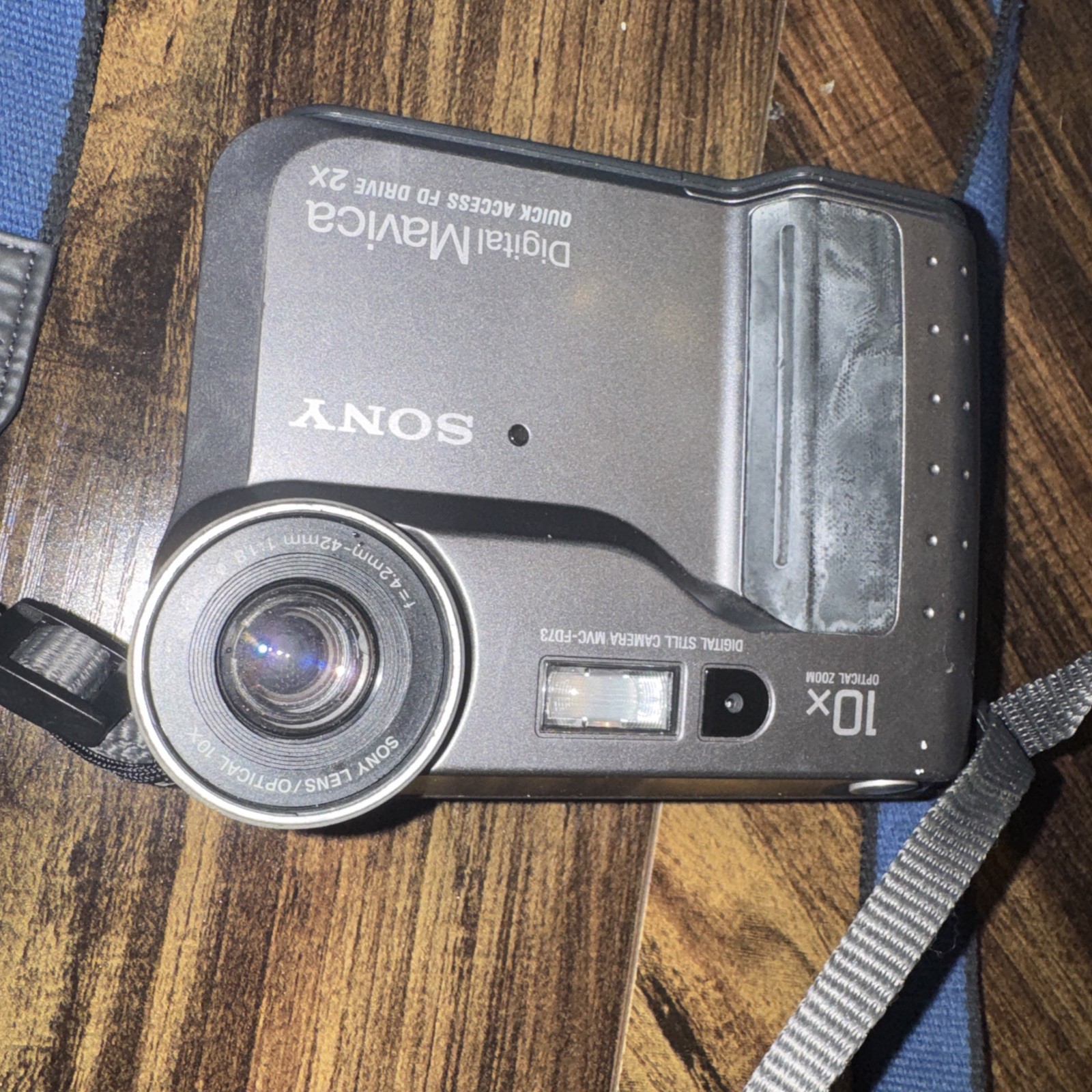 Sony Mavica MVC-FD73 0.4MP Digital Camera