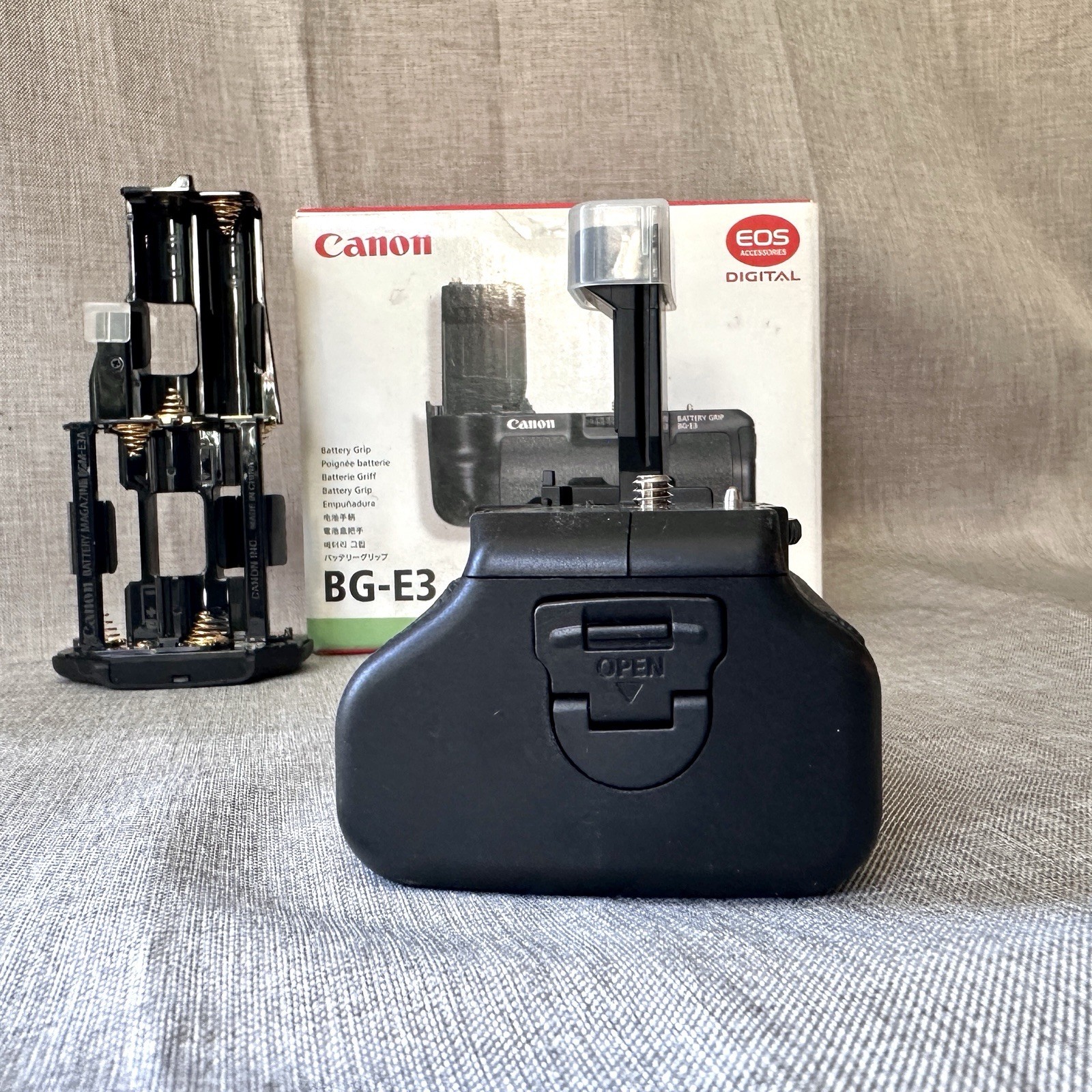 Open Box: Canon Battery Grip EOS Accessory BG-E3 With Magazine For XT, XTI