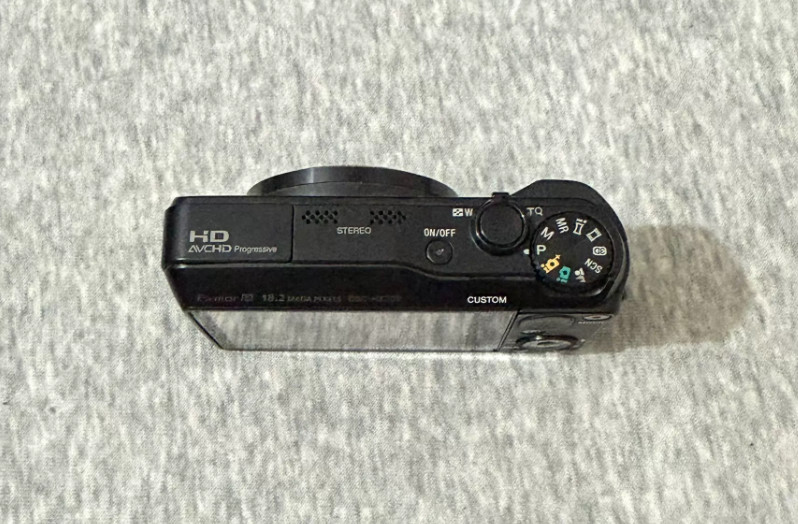 Sony Cyber-shot DSC-HX30/ HX30v 18Mp Digital Camera 18.2MP 20x Optical Zoom