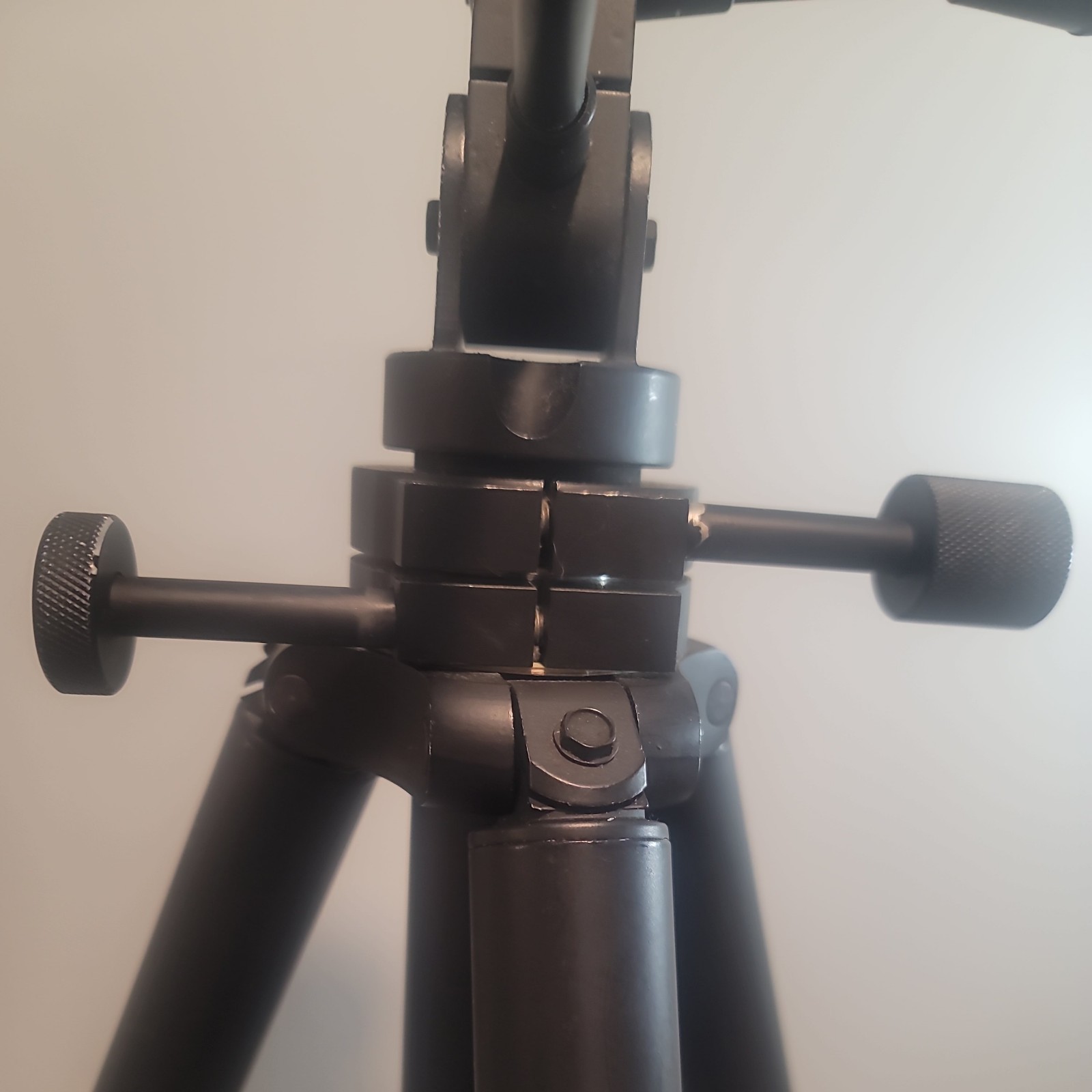 Tiltall Professional Tripod made by E Leitz, Rockleigh, NJ. USA Pan Tilt Head