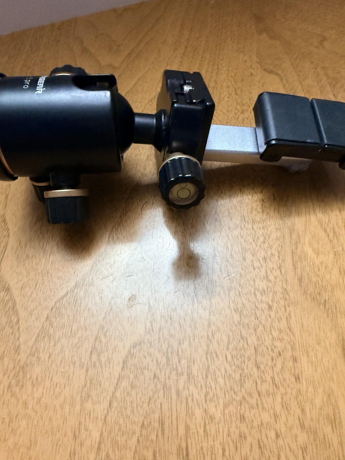 Pergear TH3 Pro Aluminum Ball Head Tripod 360 W/ Square Jellyfish Phone Mount