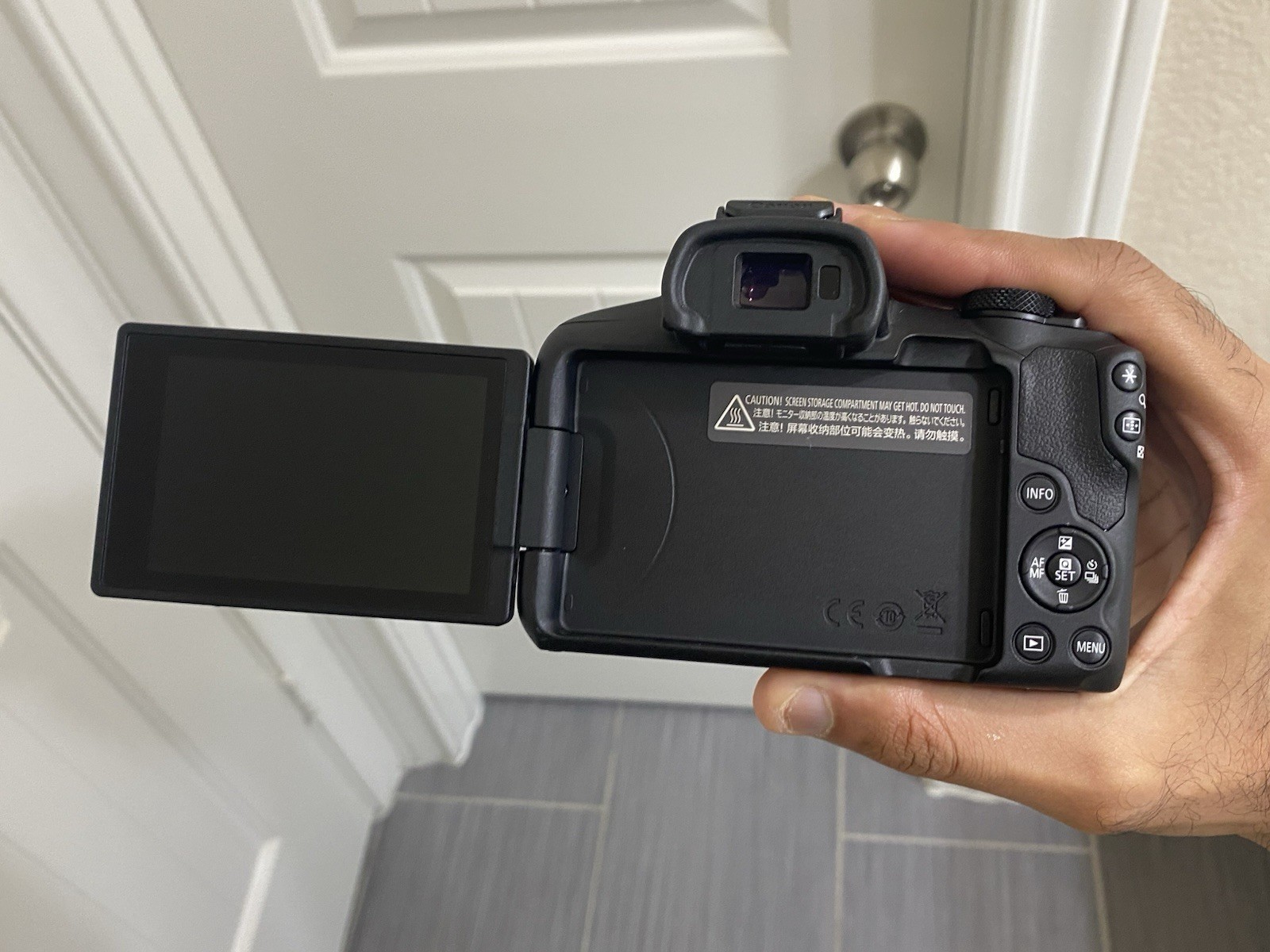 Canon EOS R50 24.2MP Mirrorless Camera (Shutter 1K) + Battery & Charger