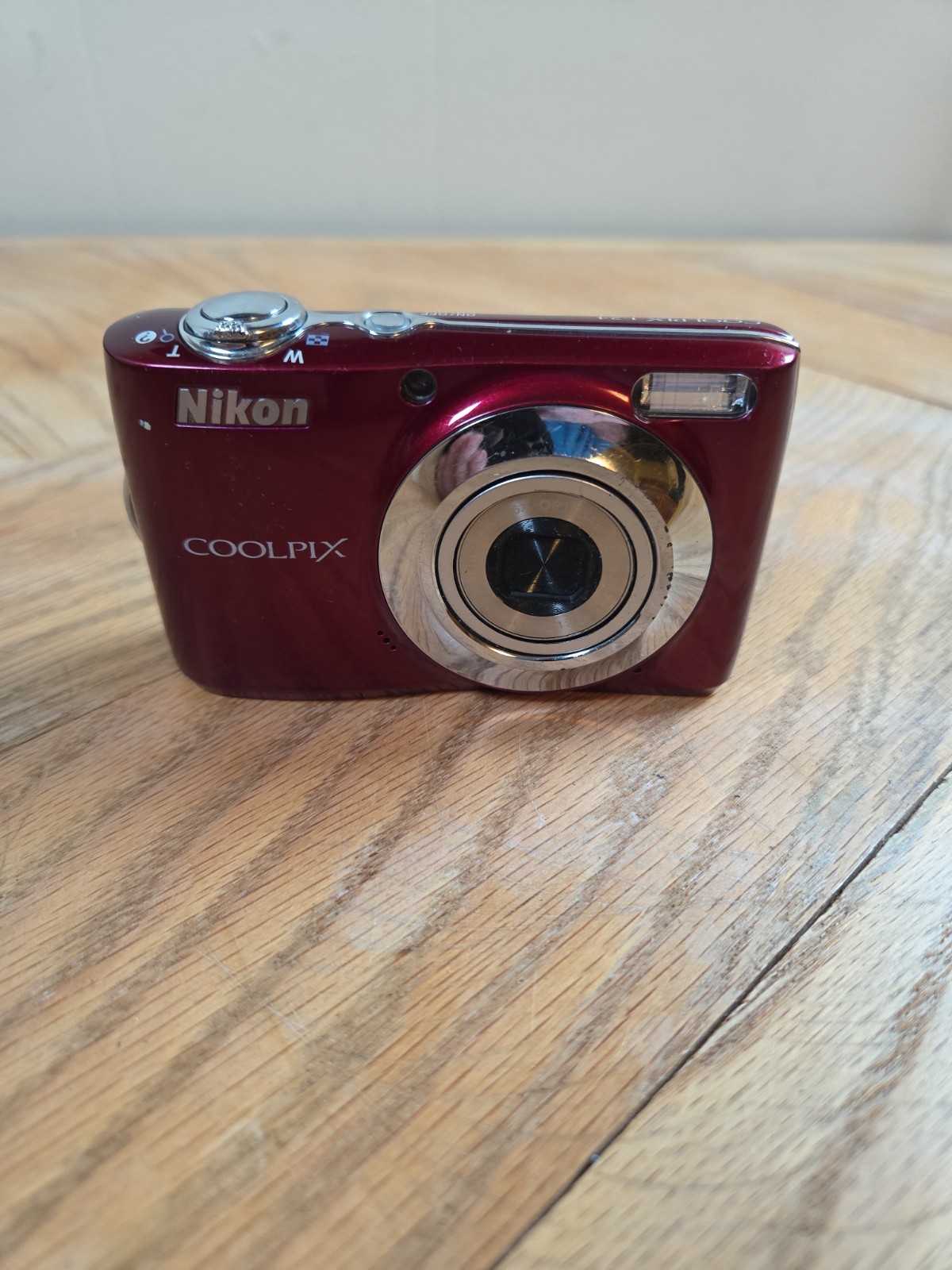 Nikon Coolpix L24 Digital Camera 3.6x Zoom Battery Door Broken