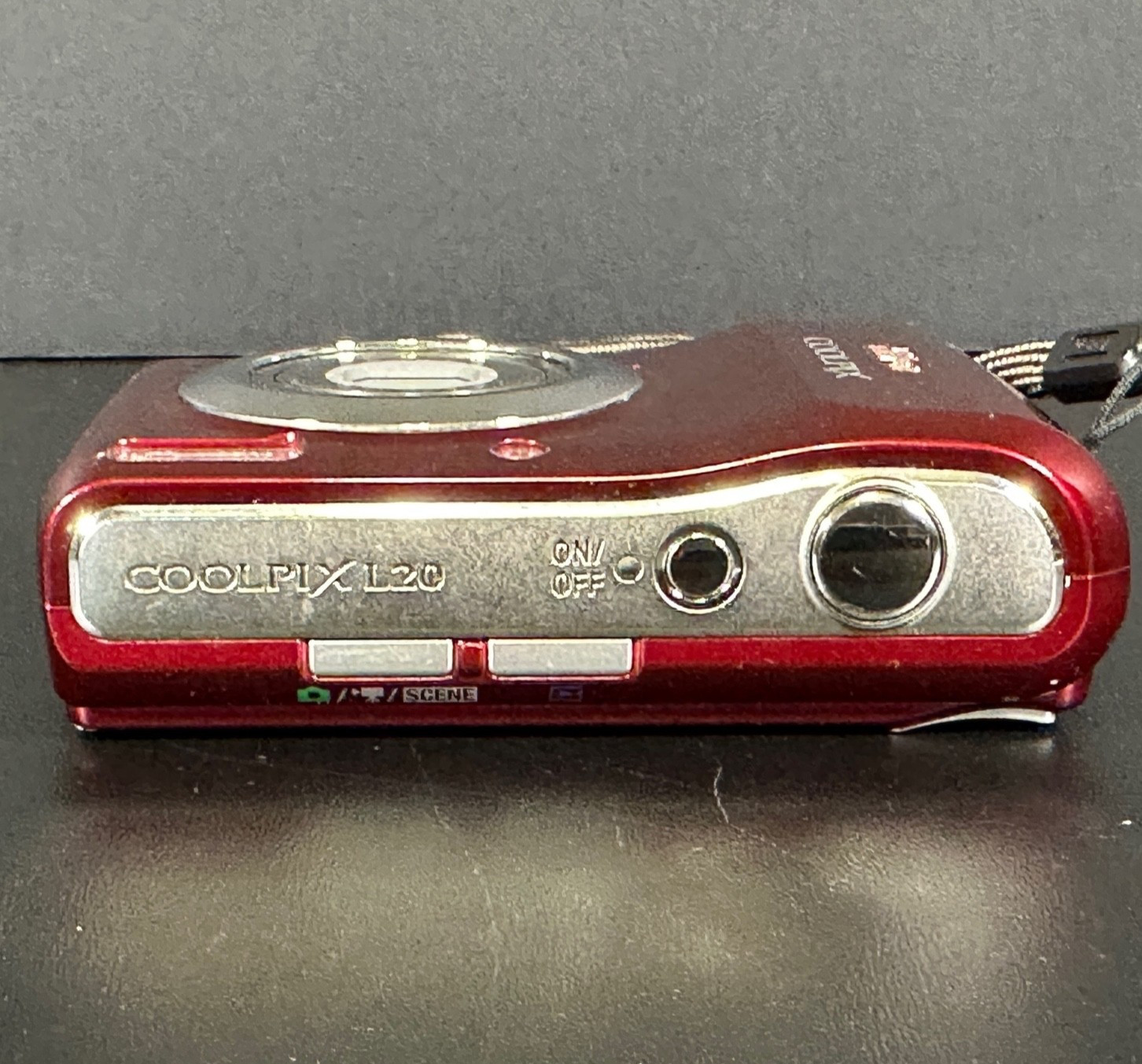 NIKON COOLPIX L20 Digital Camera Red 10.0 MP 3.6x Zoom For PARTS or REPAIR