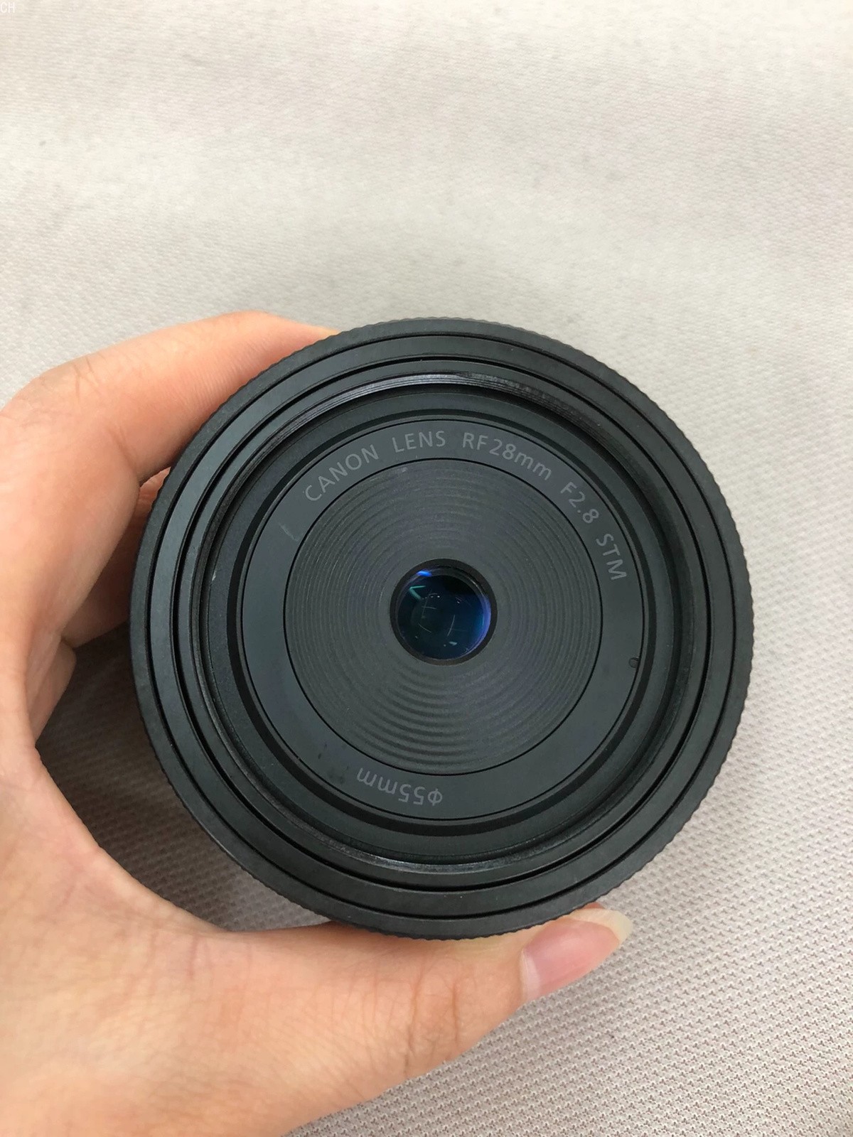 Canon RF 28mm f/2.8 STM Lens 95% New