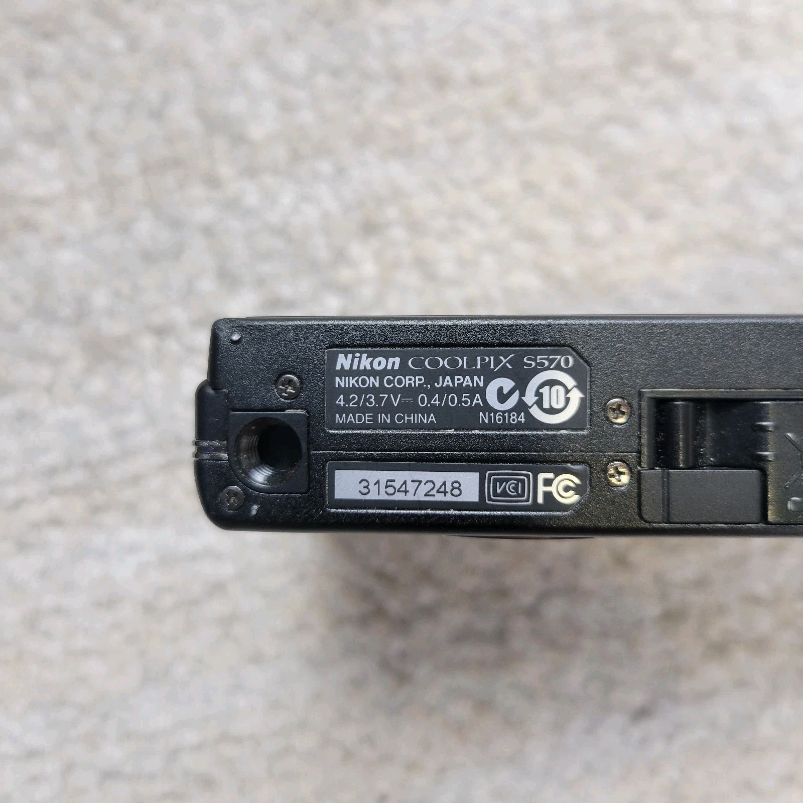 Nikon Coolpix S570 12MP Digital Camera 5x Zoom Black Battery Charger -Parts Only