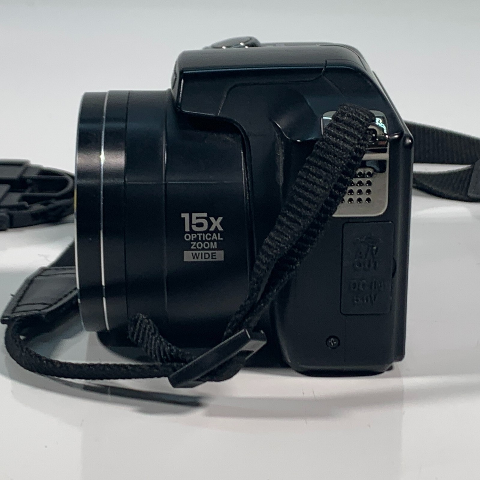 Nikon COOLPIX L100 10.0MP 15x Zoom Digital Battery Operated Camera Used Read