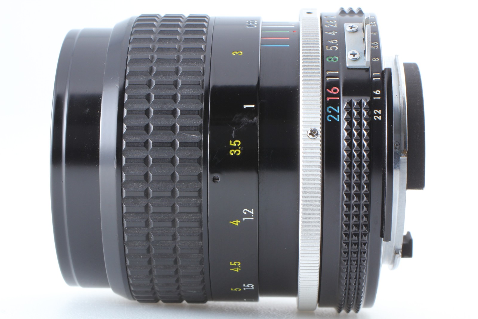 EXC+5 Nikon Nikkor 85mm f2 Ai MF Portrait Lens + Hood From JAPAN