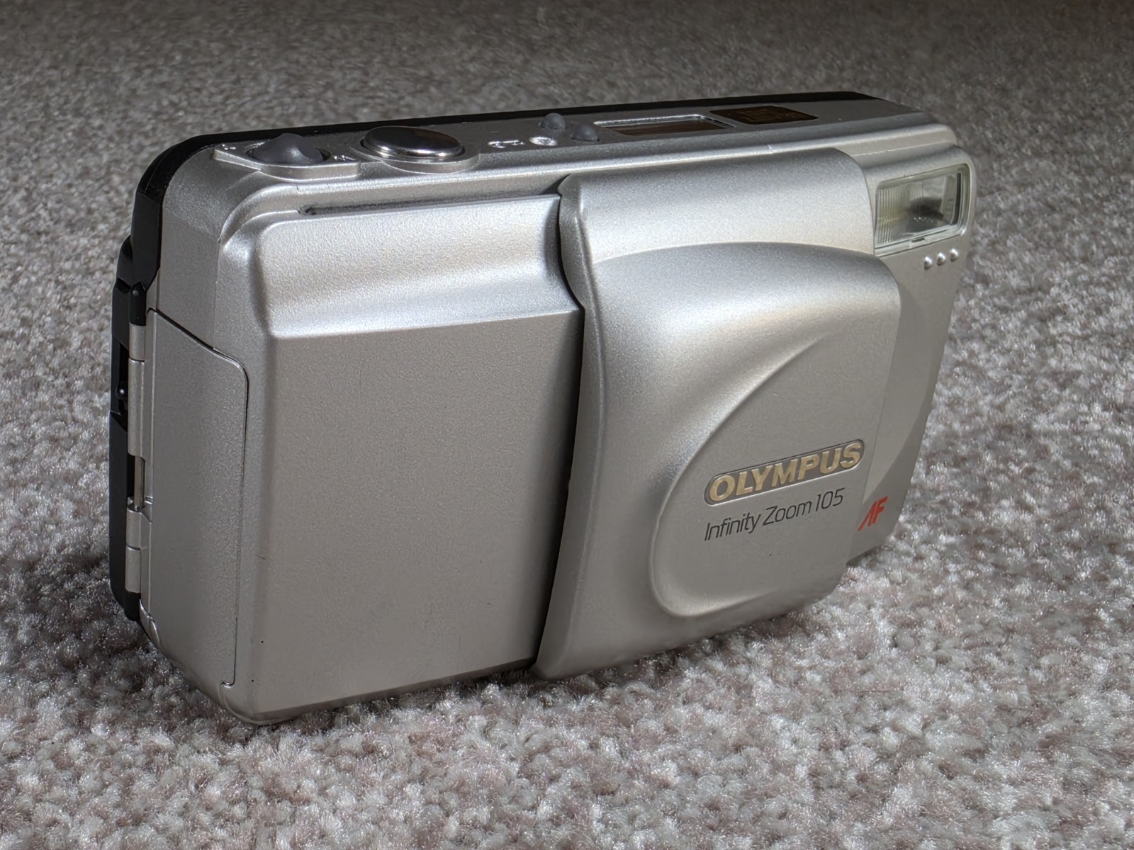 Olympus Infinity Zoom 105 35mm Point & Shoot Film Camera -Not Film Tested *read*