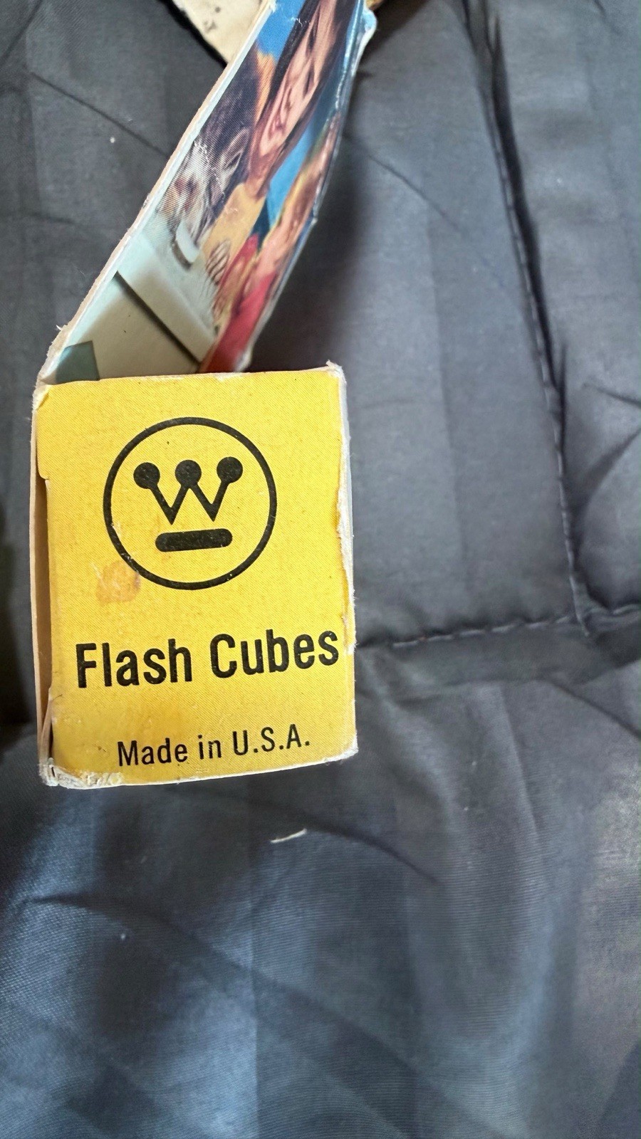 Westinghouse Flashcubes 12 Bulbs Color Balanced Universal Hot/Cold Shoe 3V
