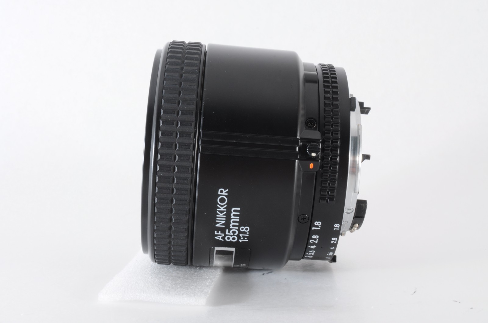 Nikon AI AF Nikkor 85mm F/1.8 Lens [Near MINT] with Front Rear Cap Hood.