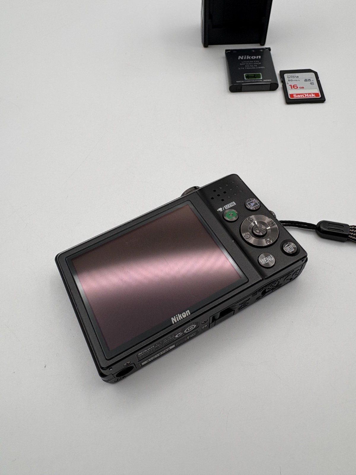 Nikon Coolpix S570 12.0MP Digital Camera Black w/5x Zoom Bundle