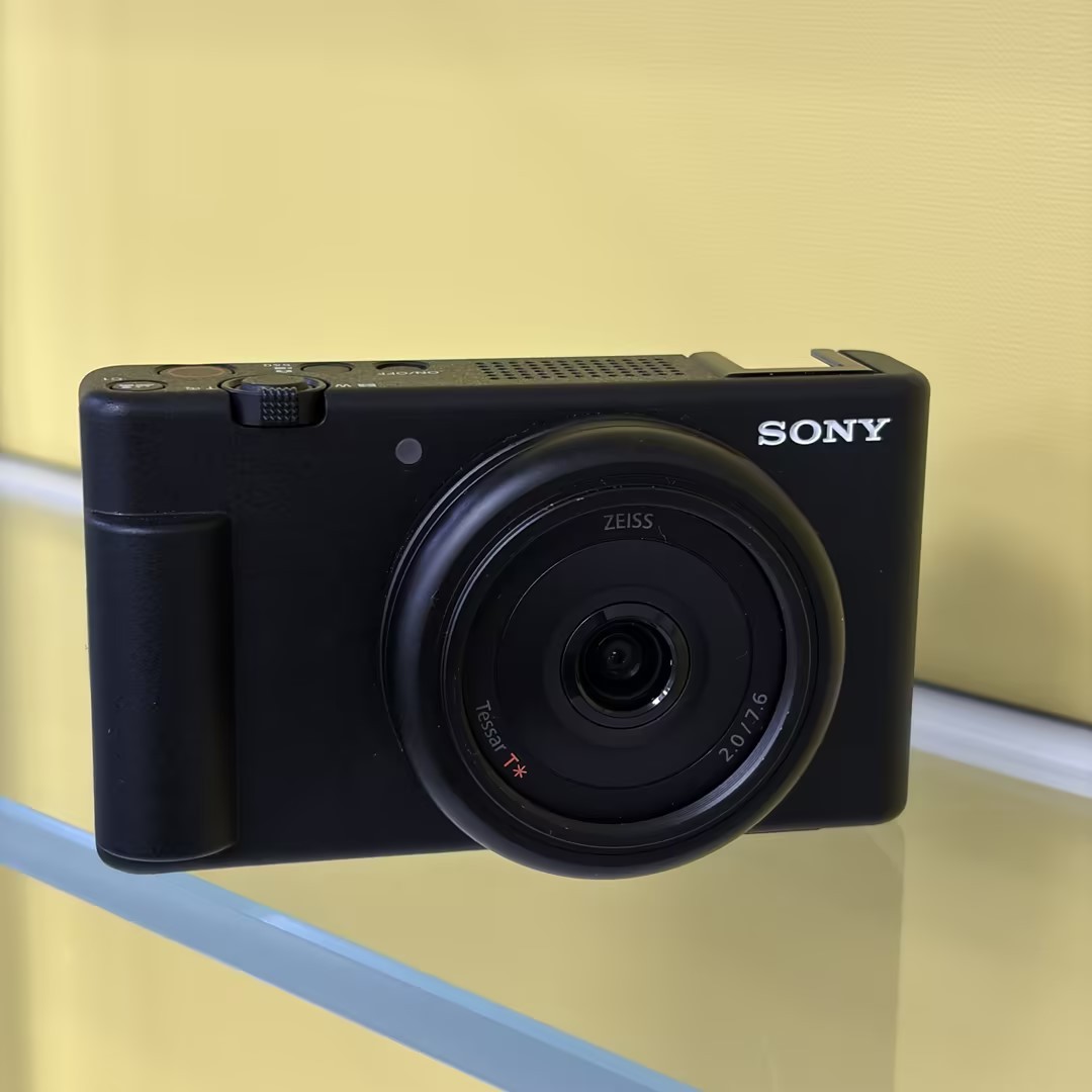 Sony ZV-1F Digital Camera for Content Creators – 4K Video – 20.1MP – 95% New