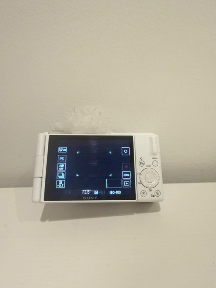Sony ZV-1F Vlog Camera for Content Creators – White – Excellent Condition