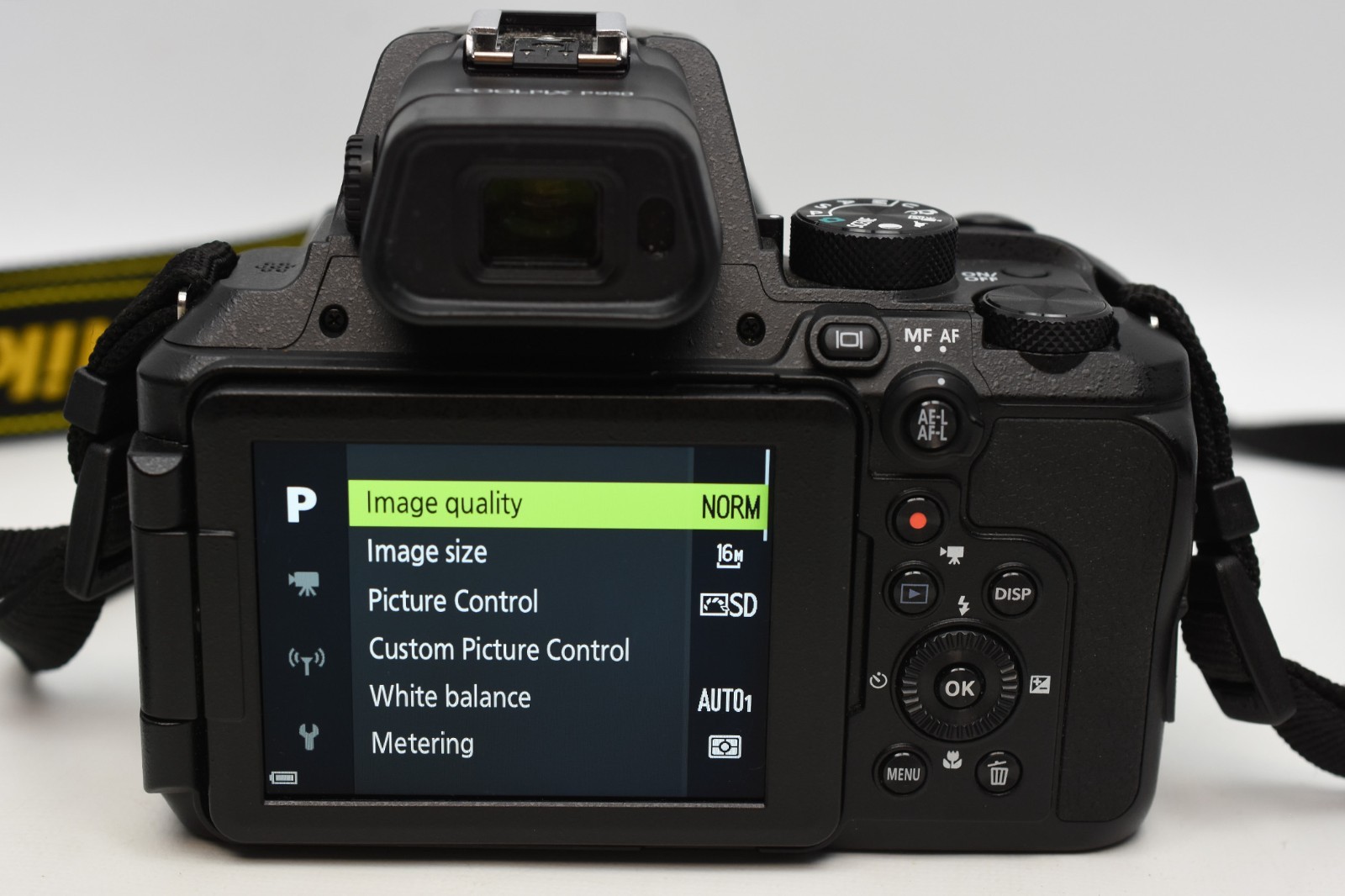 Nikon Coolpix P950 Digital Camera 83x Optical Zoom 16MP 4K Wi-Fi – EXCELLENT