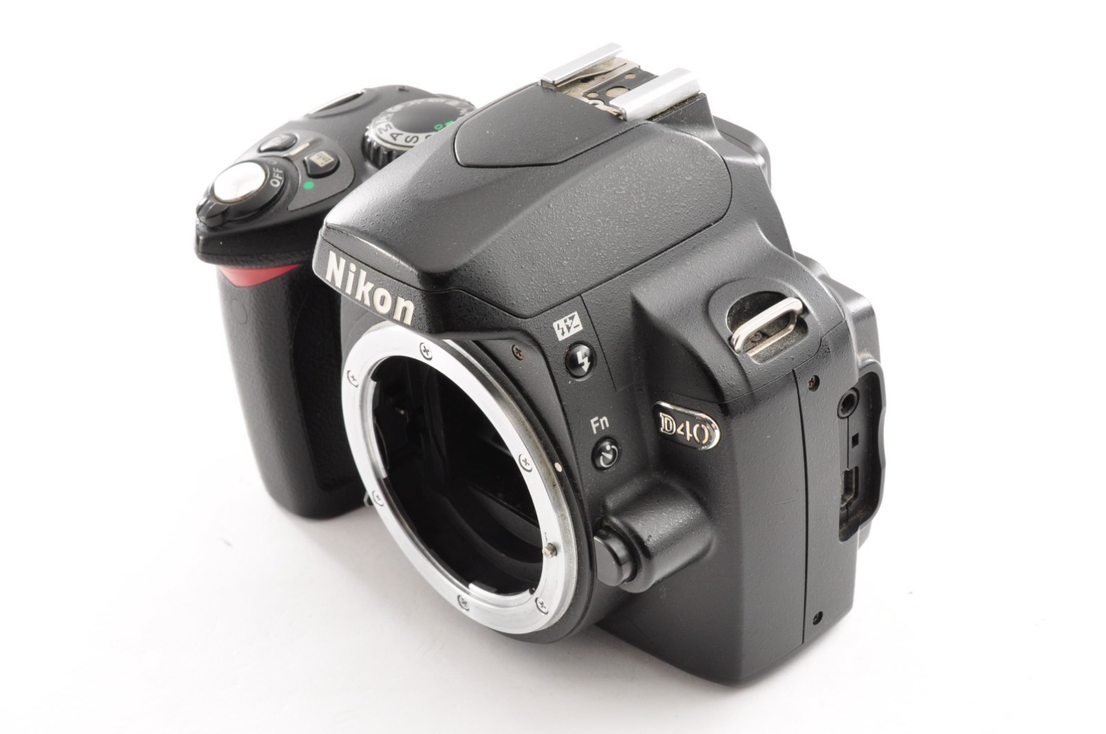 Nikon D40 DSLR Digital Camera w/ AF-S DX 18-55mm f3.5-5.6G VR Lens from JAPAN