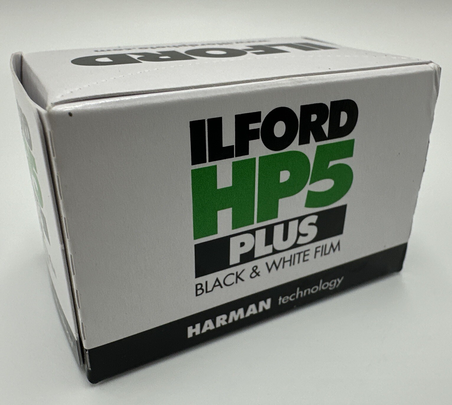 ILford HP5 PLUS 400 Black and White 35mm Film (24Exposures, Single Roll)