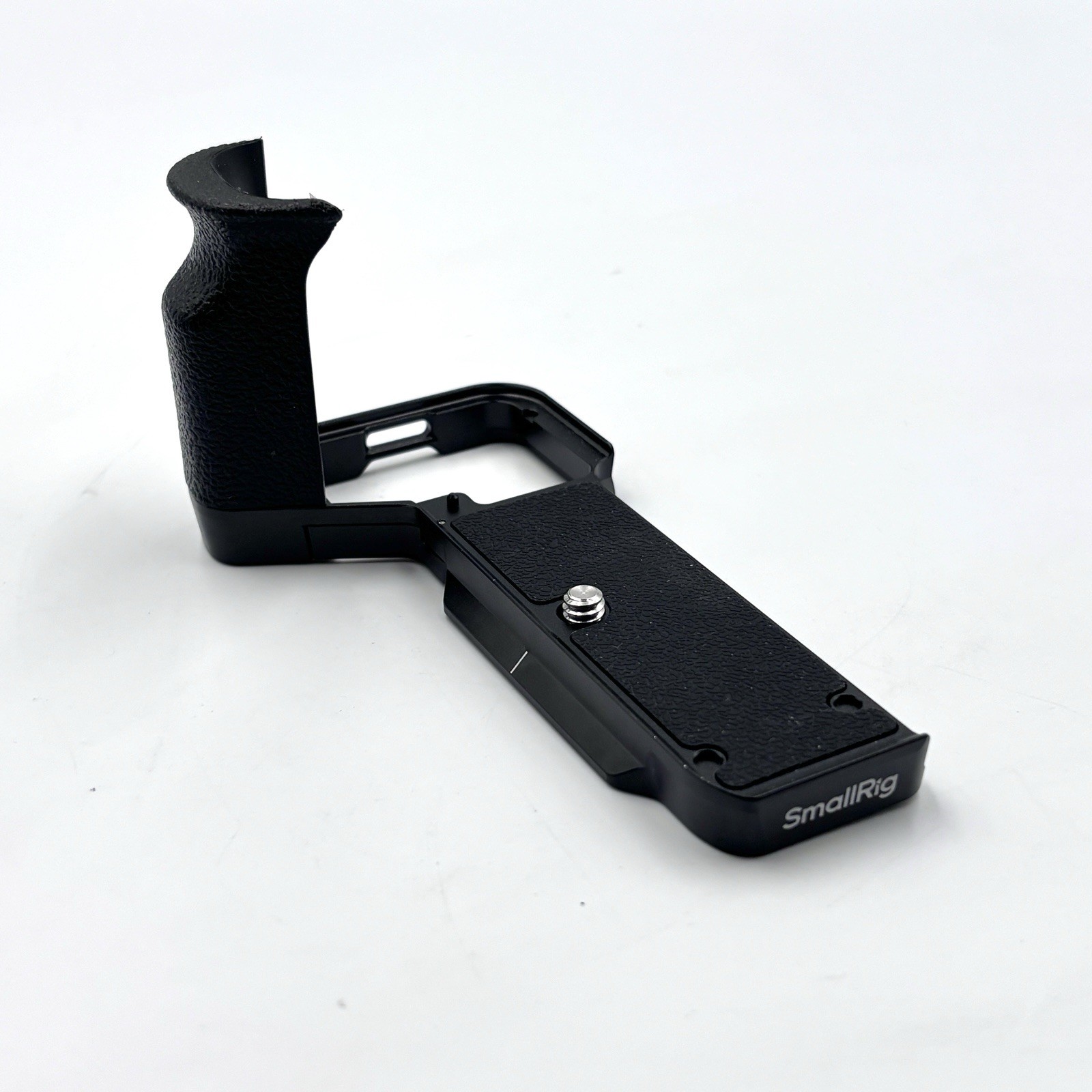 SmallRig 4797B – L-Shaped Mount Plate with Silicone Handle for Sony A7C II/A7CR