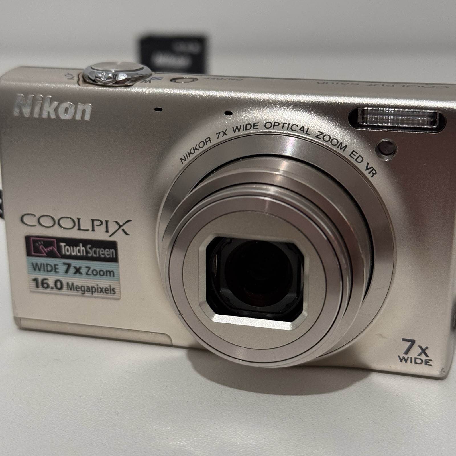 Nikon Coolpix S6100 compact digital camera silver TESTED working w/ battery