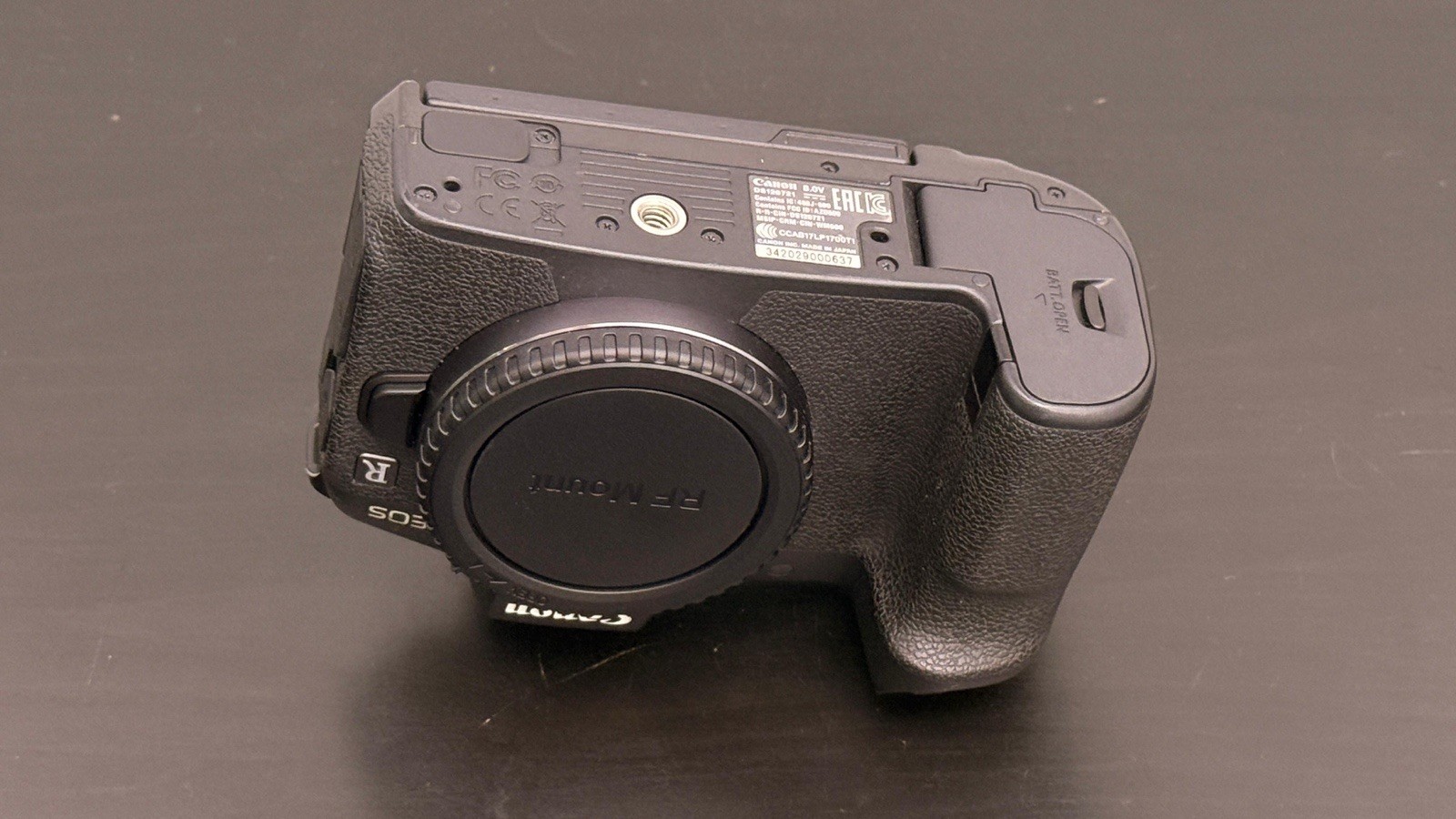 Canon EOS R Mirrorless Camera Body – Great Condition, Includes Battery & Charger
