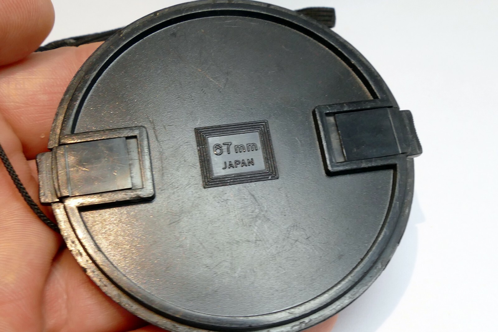 67mm snap on type Lens Front Cap black with keeper string