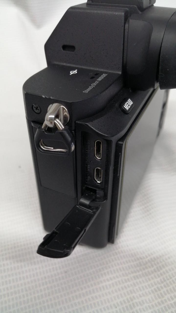 Mirrorless Single Lens Reflex Lens Kit Model ILCE 7M2K SONY