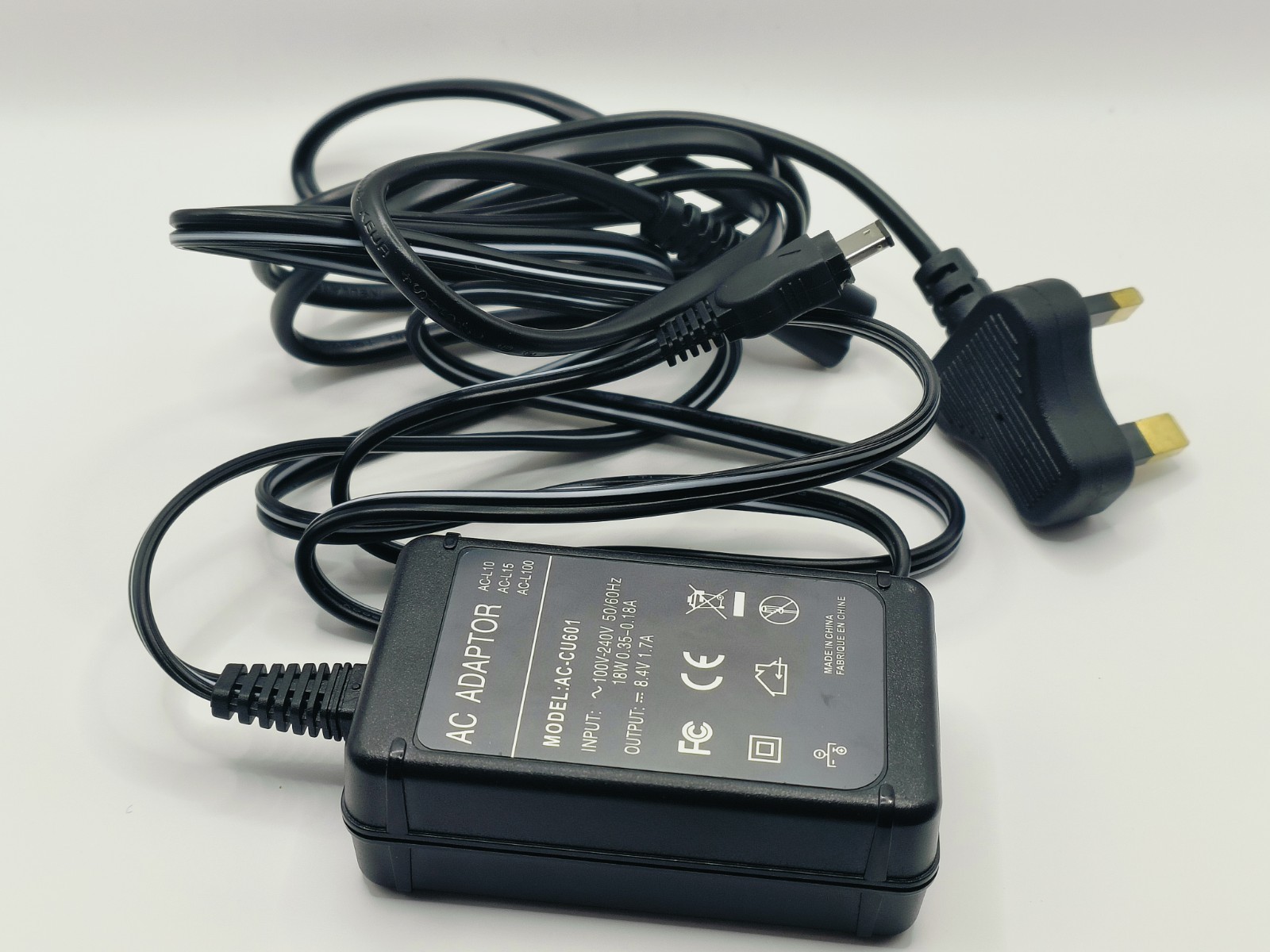Sony CCD-TR415E PAL Video8 XR Camcorder Bundle Tested + PSU + 3x NOS Tapes Bag