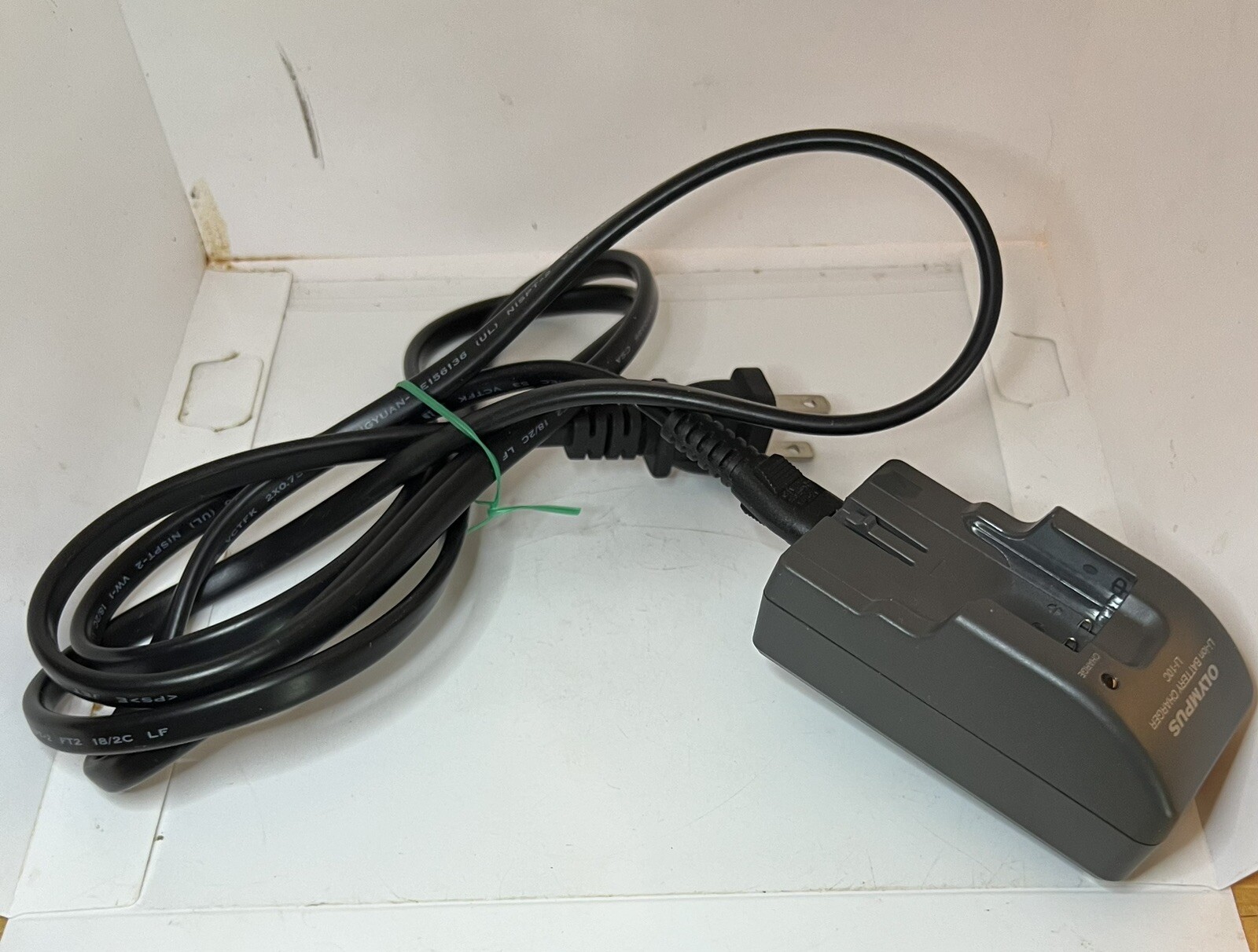 OEM Olympus Li-ion Battery Charger Model LI-10C Input 100-240V~ 50/60Hz T