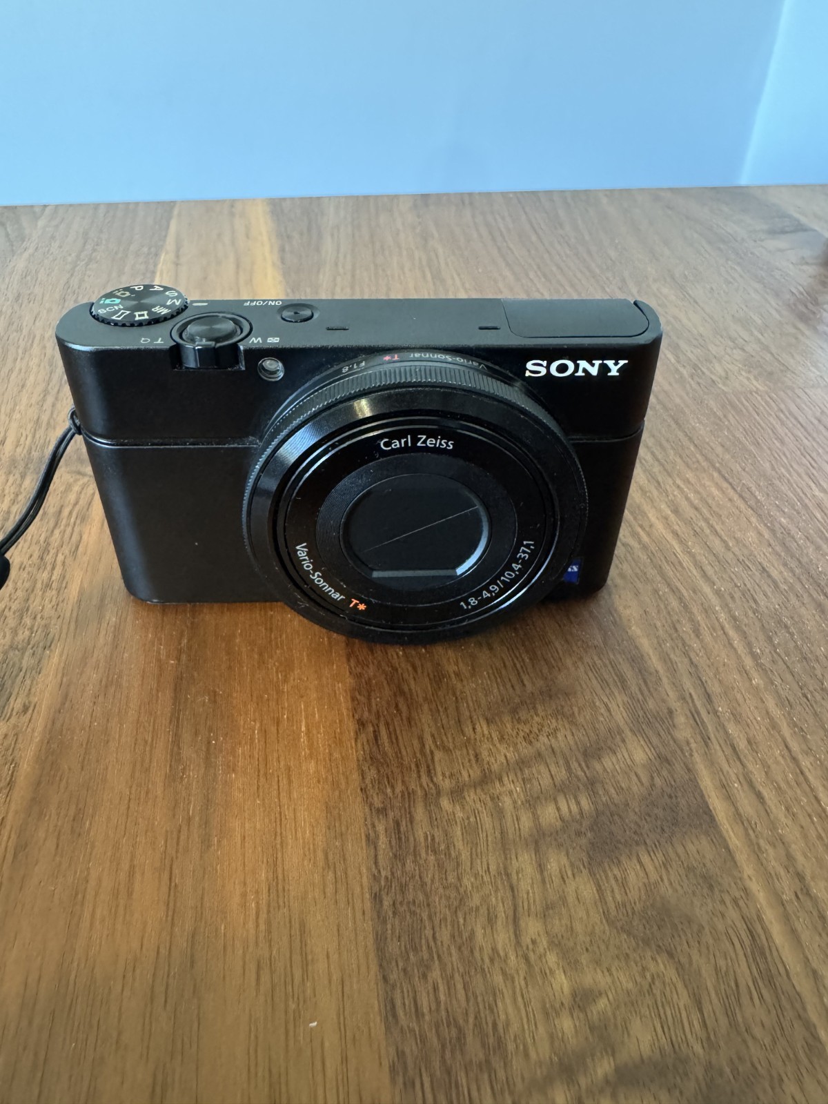 Sony Cyber-shot DSC-RX100 20.2MP 3.6x Optical Zoom F1.8-F4.9 Digital Camera