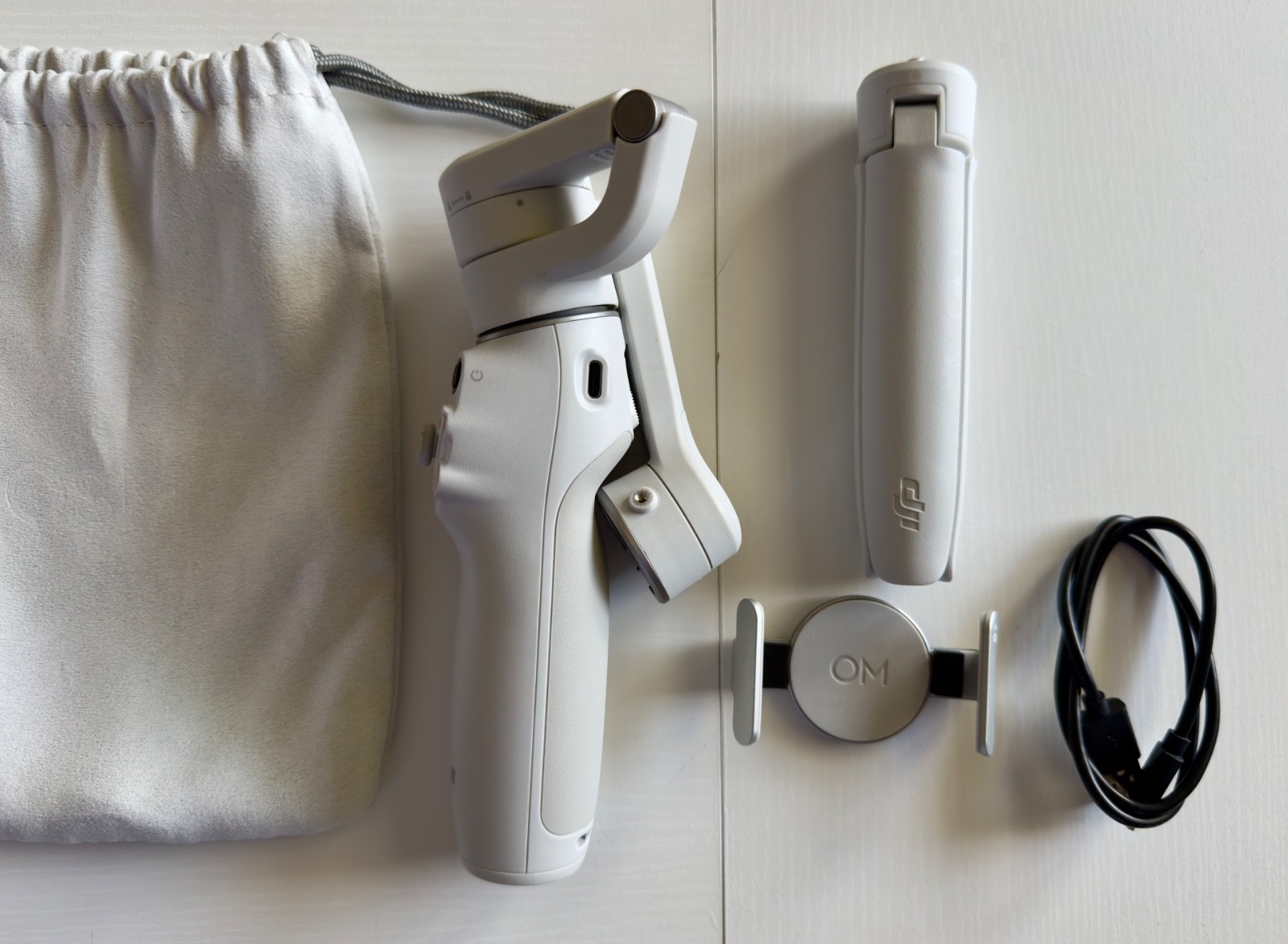 DJI Osmo Mobile 6 Smartphone Gimbal – Platinum Gray/Silver