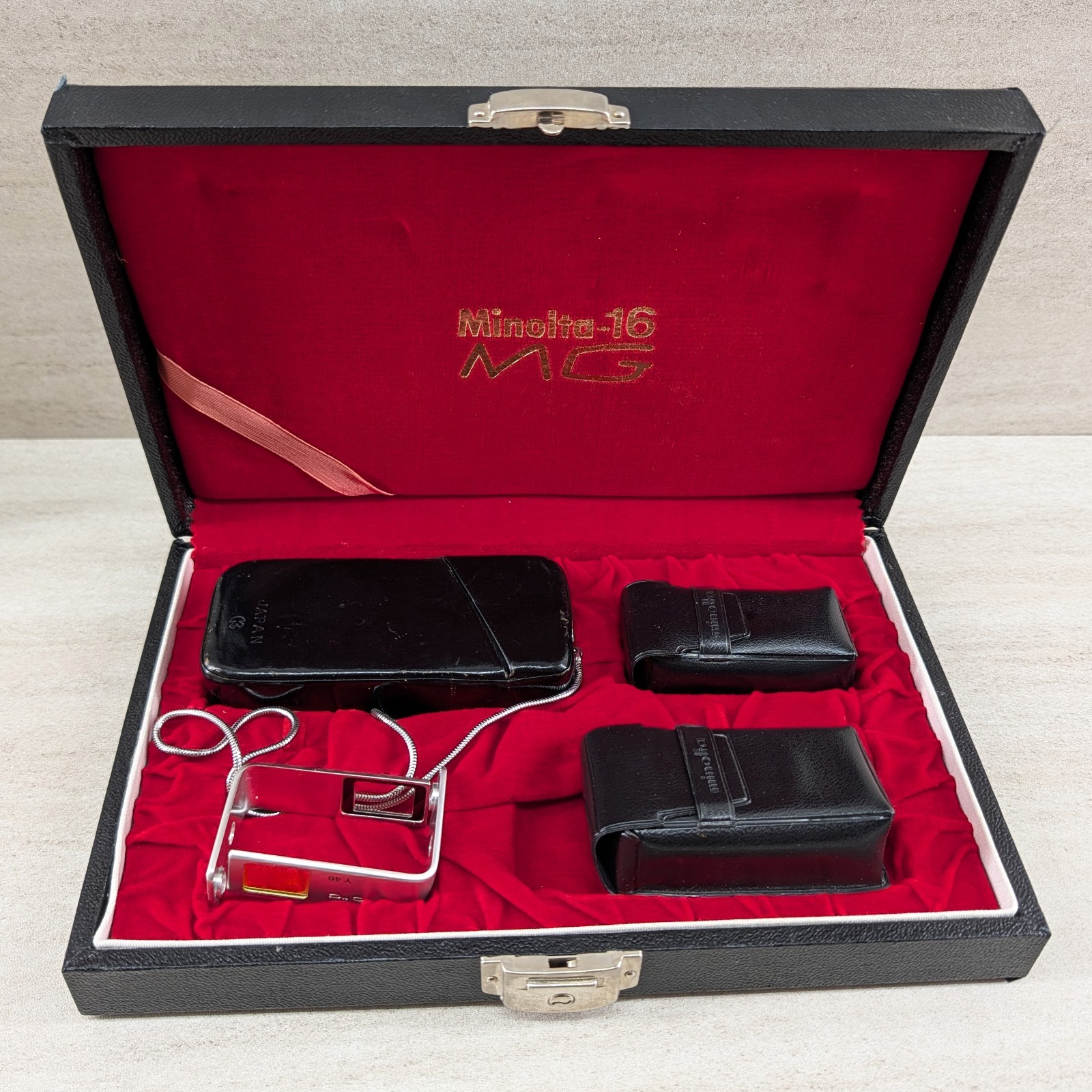 Minolta 16 MG Subminiature Spy Camera Kit Vintage 16mm Film Bundle Case Manual