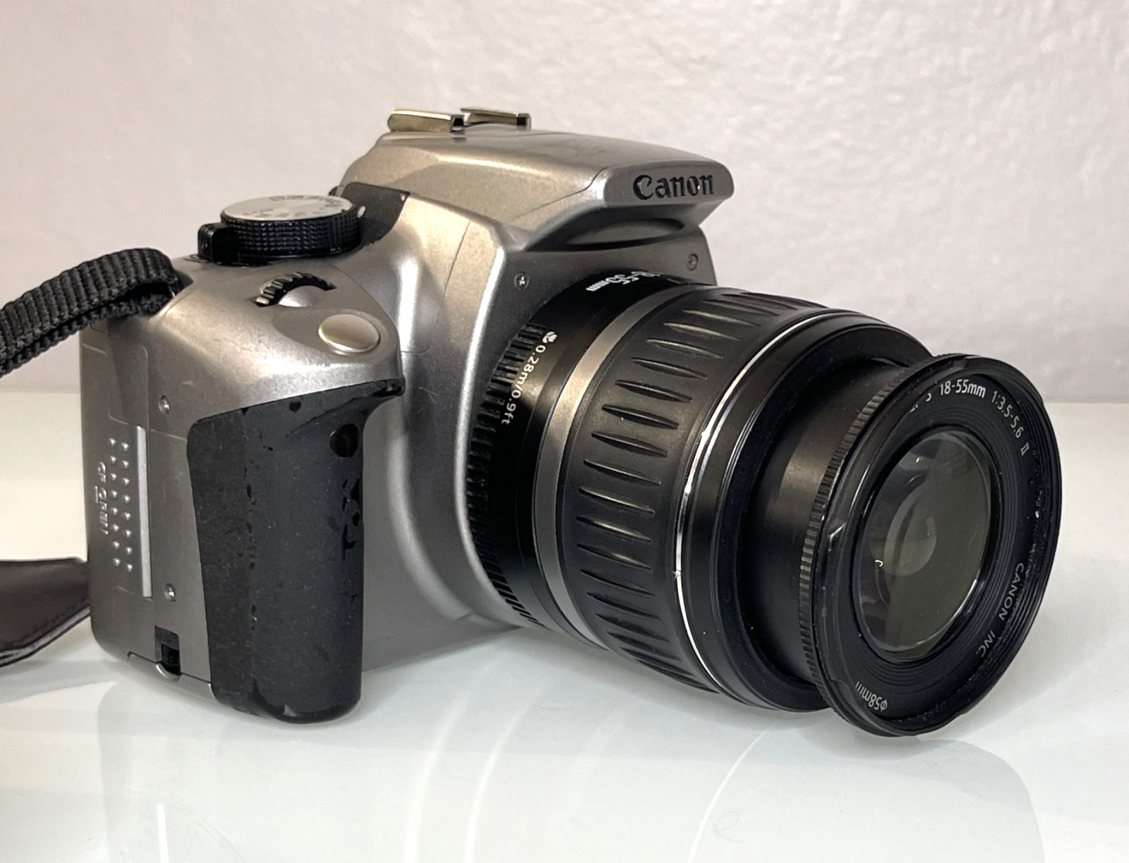 Canon EOS Digital Rebel XT 350D 8MP DSLR Camera w/ EFS 18-55mm Lens