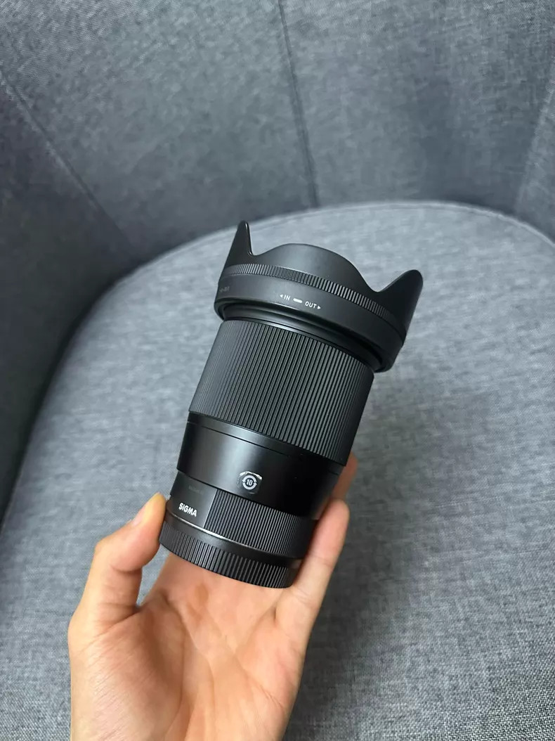 Sigma 16mm f/1.4 DC DN Contemporary Prime Lens for Canon EF-M with Retail Box