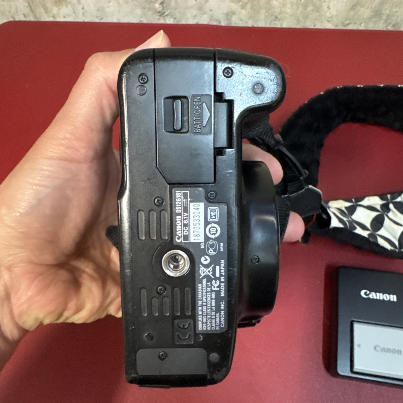 Canon EOS Rebel XSi 12.2MP Digital SLR DSLR Camera