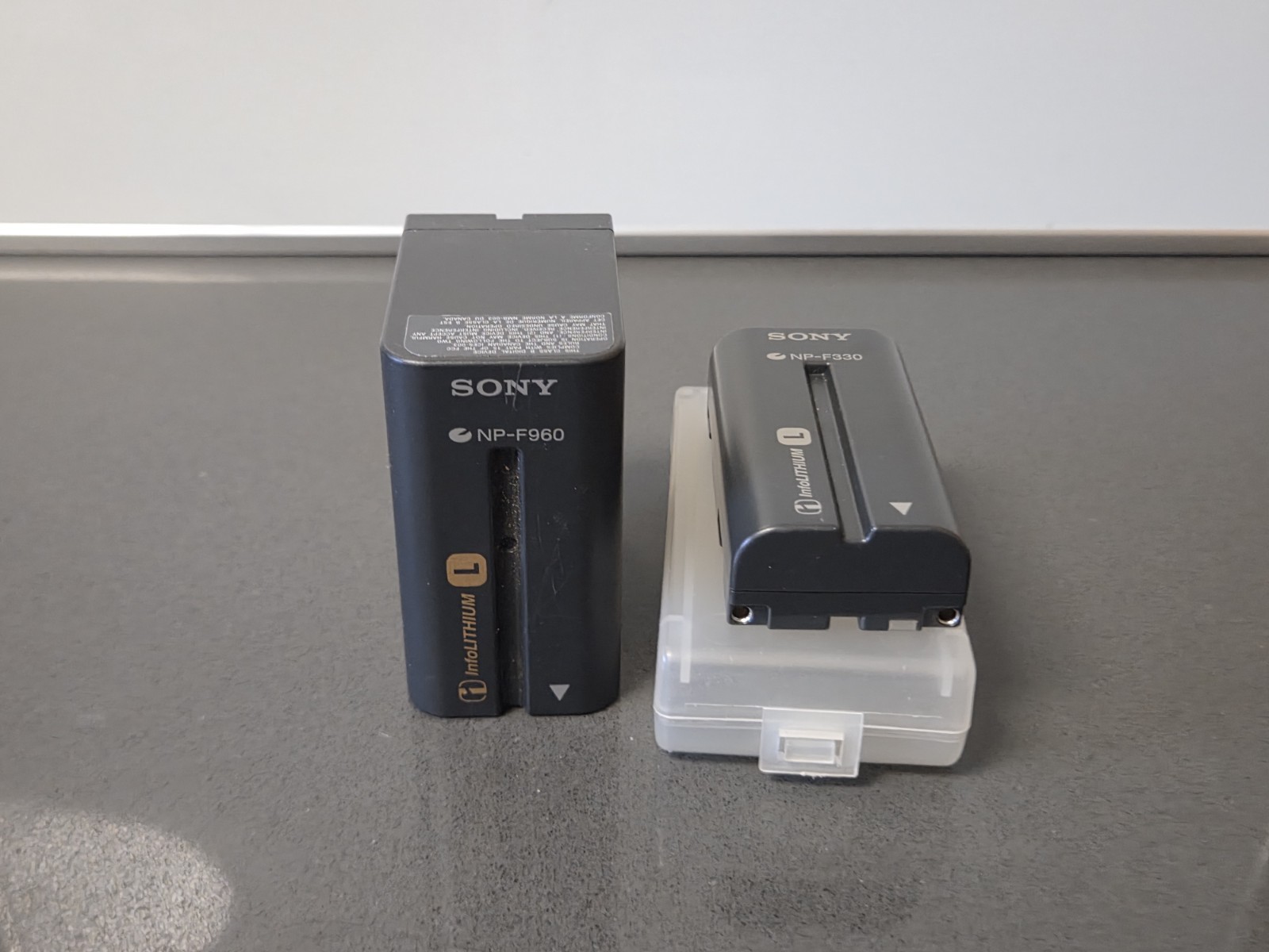 Sony DCR-TRV720 Digital8 8mm Handycam video Camcorder bundle TESTED Nightshot