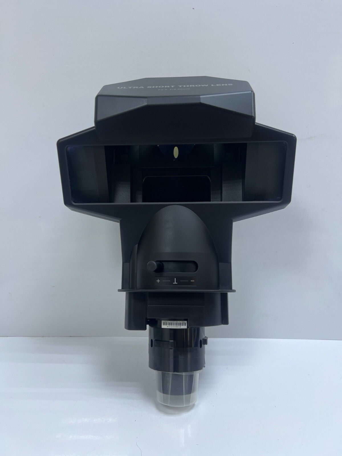 HITACHI / MAXELL FL-900 Ultra Short Throw Lens F2:0 , F=5.62mm
