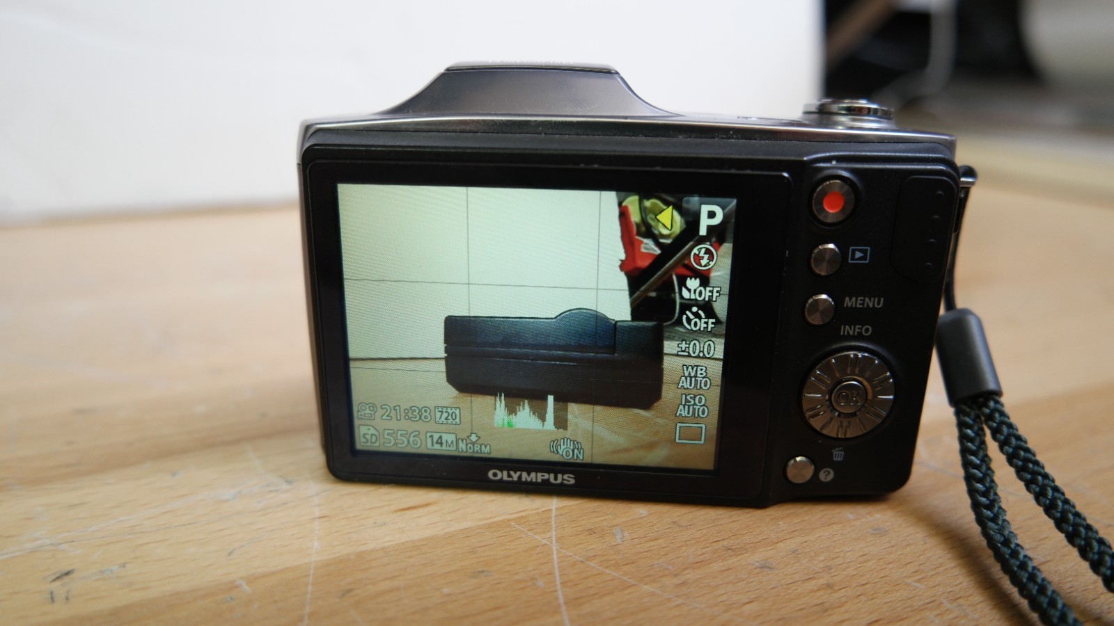 Olympus SZ-14 14MP Digital Camera w/24x Optical Zoom Silver Tested working