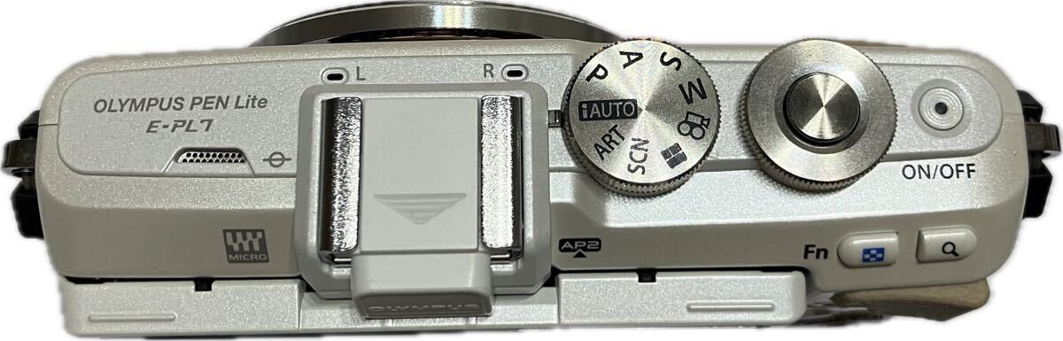 Olympus PEN Lite E-PL7 Mirrorless Camera with Charger & Battery Excellent