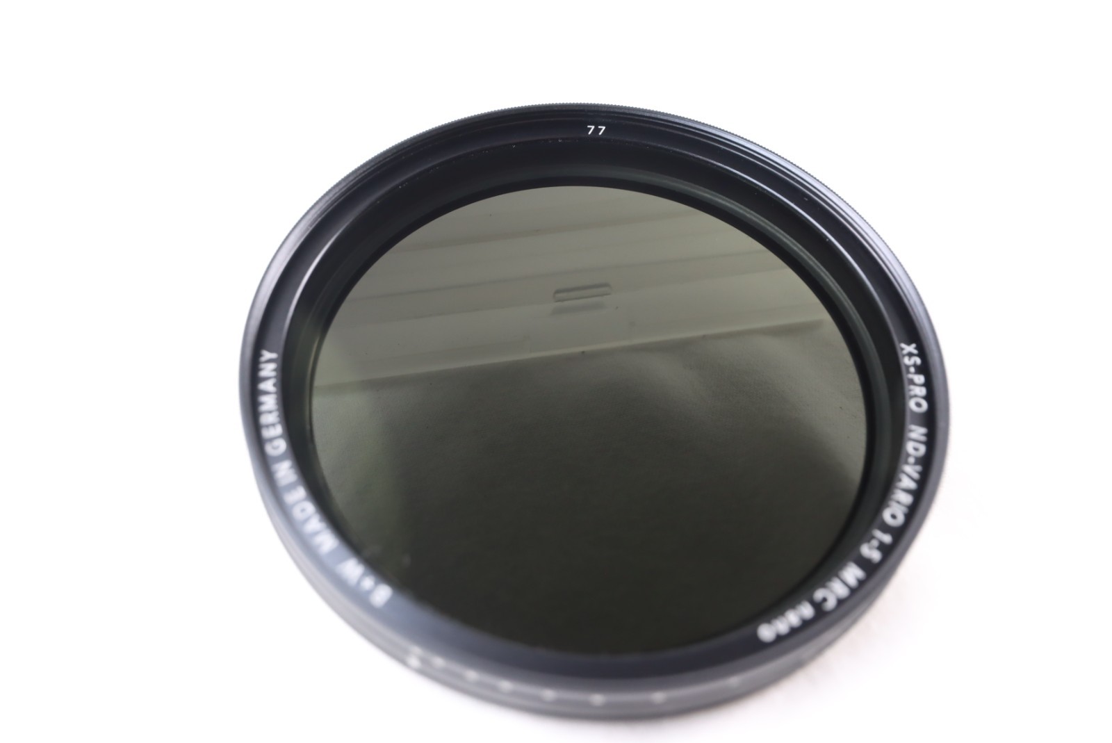 B+W 77mm XS-Pro ND Vario 1 to 5-Stop MRC-Nano Slim Filter
