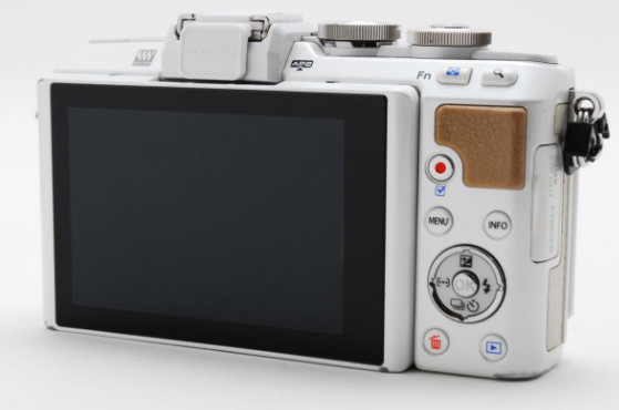[Very Good] Olympus PEN E-PL7 Mirrorless Camera Body White Flash Japan