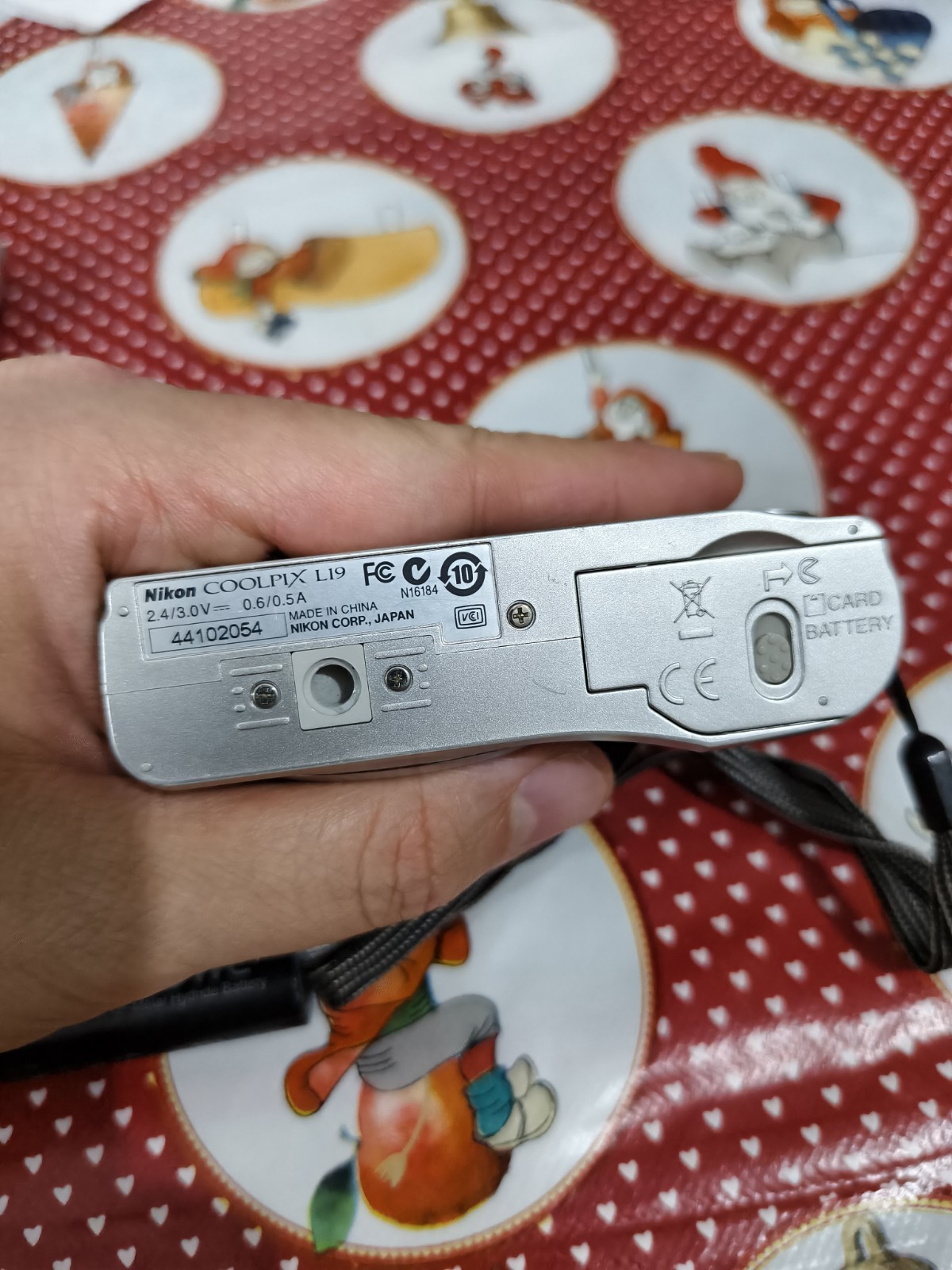 Vintage Nikon Coolpix L19 8.0MP Digital Camera – Silver