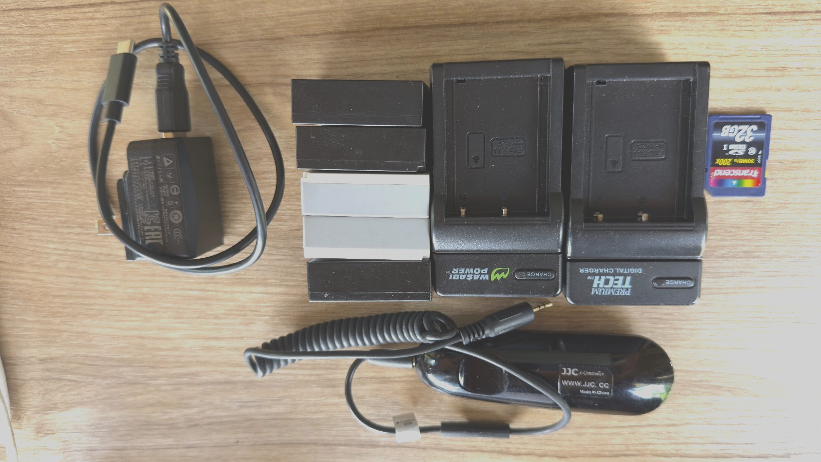 fuji xt-30 body + 5 batteries, 2 chargers, flash, bag,32gb card, manual, remote.